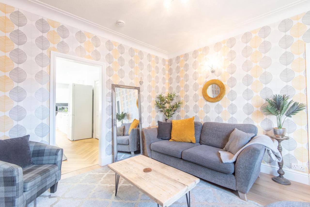 Bright, Fresh, Renovated 3 Bedroom Apartment In The Heart Of Montrose Angus Exteriör bild
