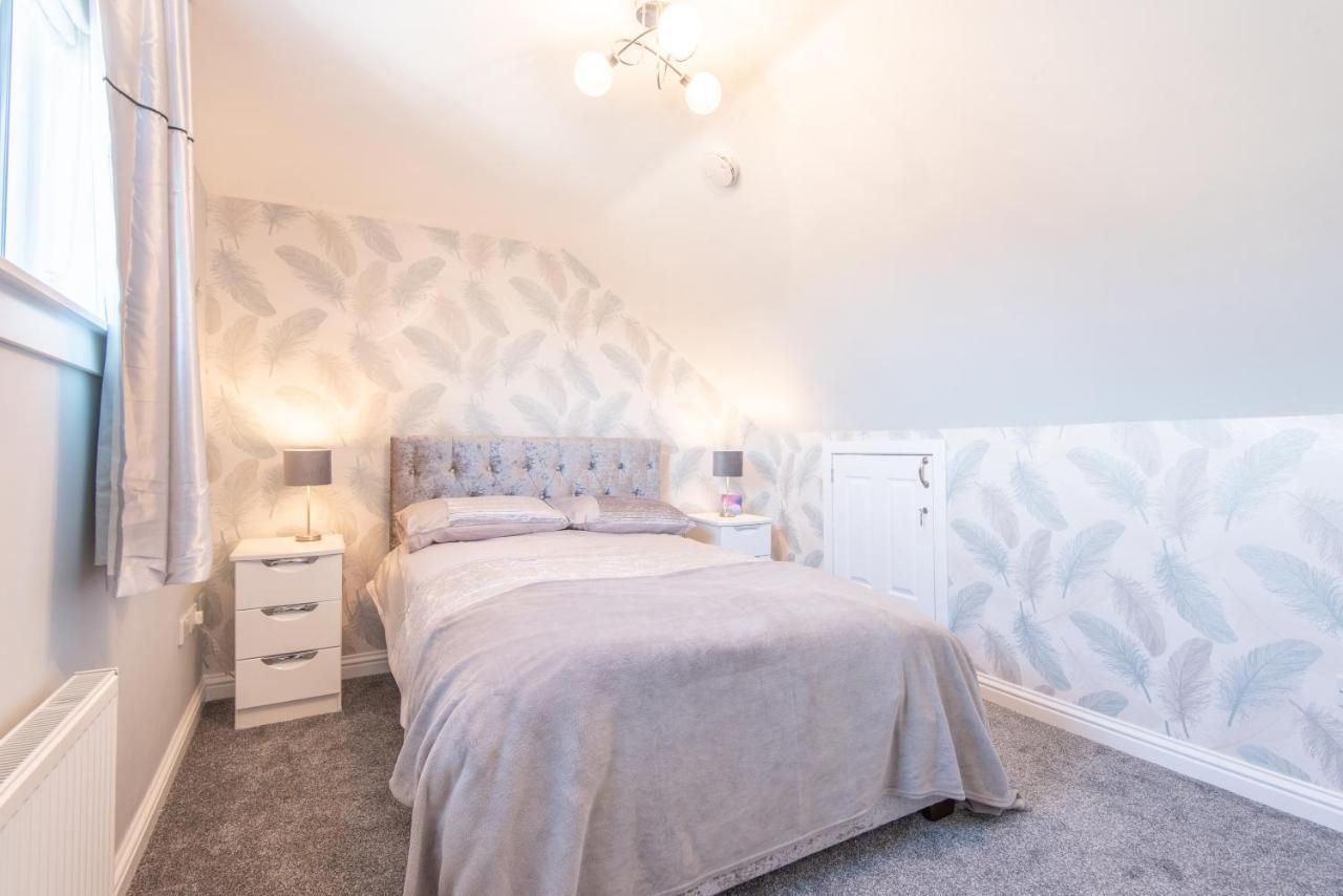 Bright, Fresh, Renovated 3 Bedroom Apartment In The Heart Of Montrose Angus Exteriör bild
