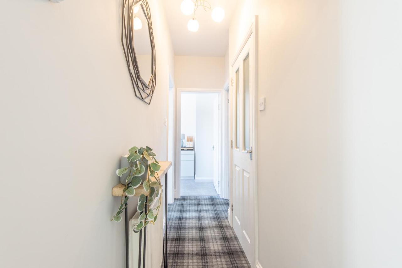 Bright, Fresh, Renovated 3 Bedroom Apartment In The Heart Of Montrose Angus Exteriör bild