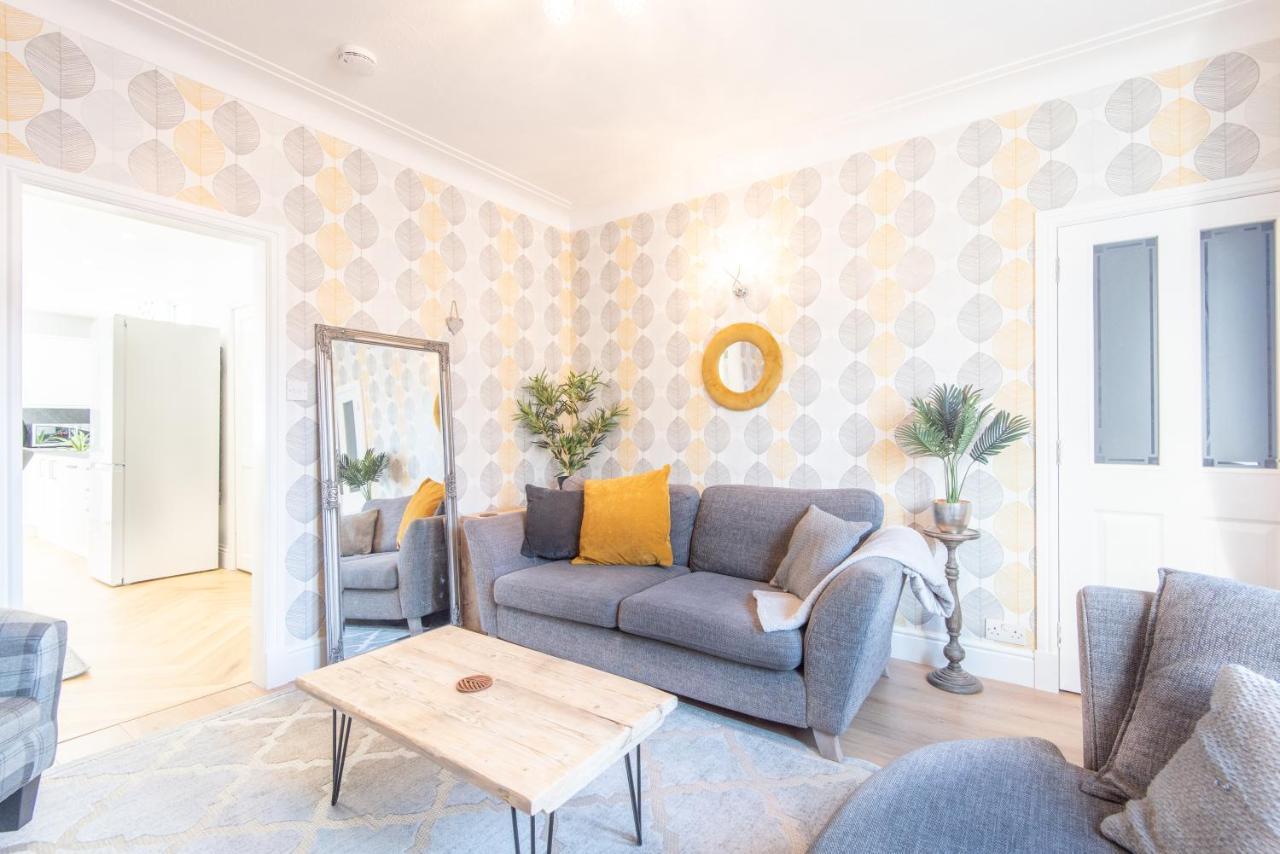 Bright, Fresh, Renovated 3 Bedroom Apartment In The Heart Of Montrose Angus Exteriör bild